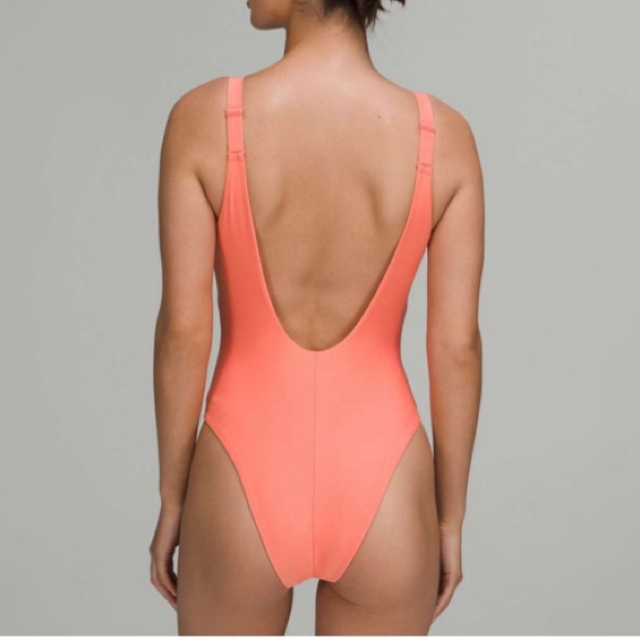 lululemon Waterside V-Neck Skimpy-Fit One-Piece Swimsuit Size 8 NWT - Picture 2 of 5